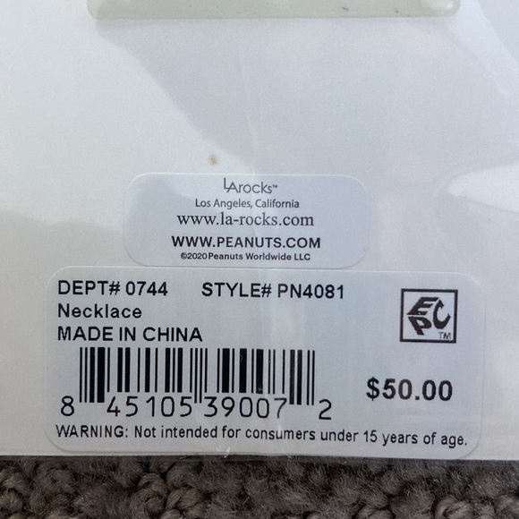 Peanuts Grad necklace - Picture 4 of 4